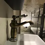 Minihostel 12monkeys Kudamm * Berlín