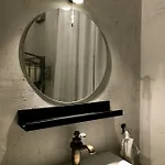 Minihostel 12monkeys Kudamm * Berlín